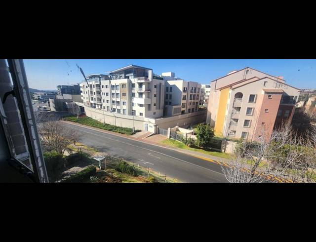1 BEDROOM APARTMENT FOR SALE IN BEDFORD GARDENS